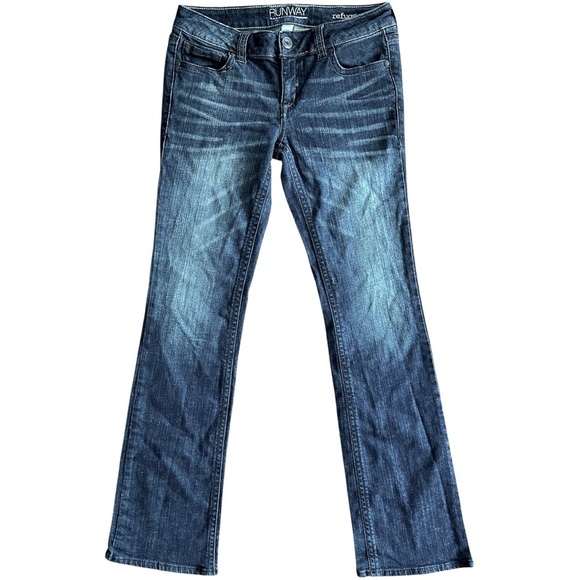 Refuge Runway Everyday Mid Rise Boot Jeans Size 6 - Picture 2 of 14